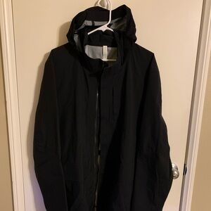 Lululemon Athletica Warp Lite Black Jacket Men Size XXL. Excellent Condition.